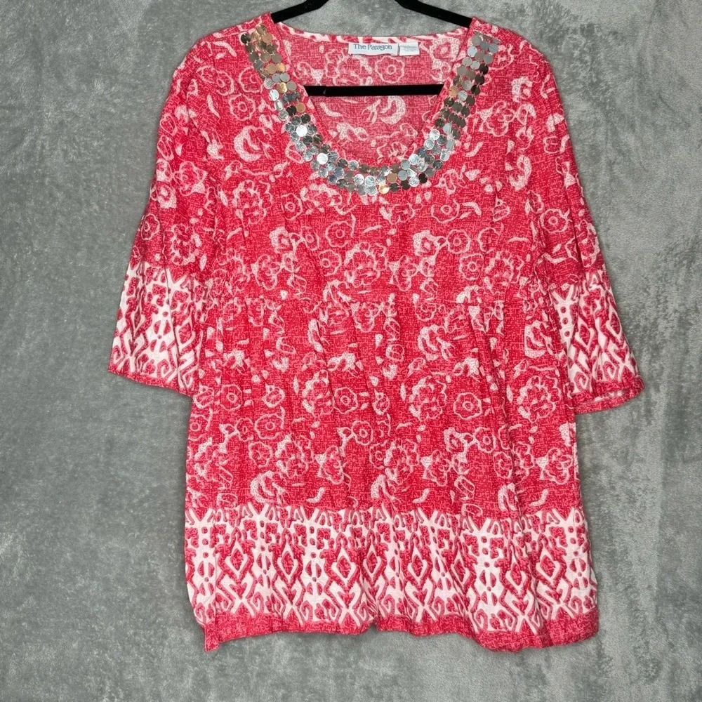 The Paragon L Large Shirt Top Red Floral 3/4 Sleeve Scoop Neck Sequin Cotton